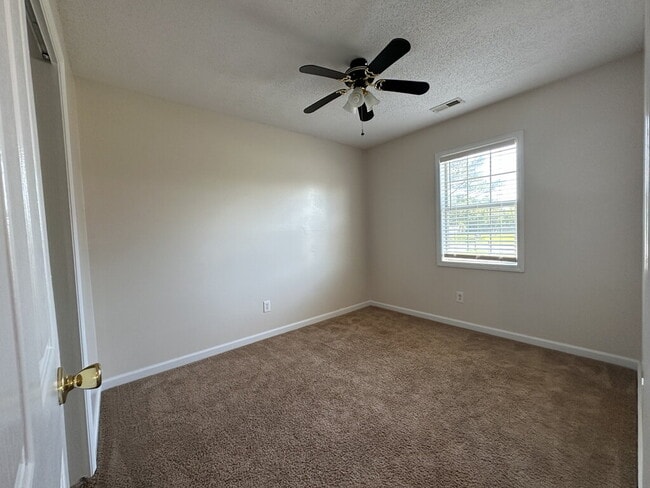 Building Photo - 133 Glenwood Dr