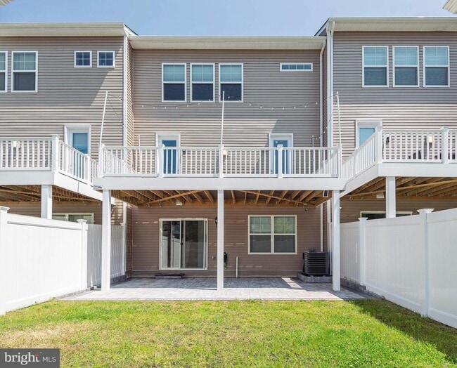 Building Photo - 8380 Amber Beacon Cir
