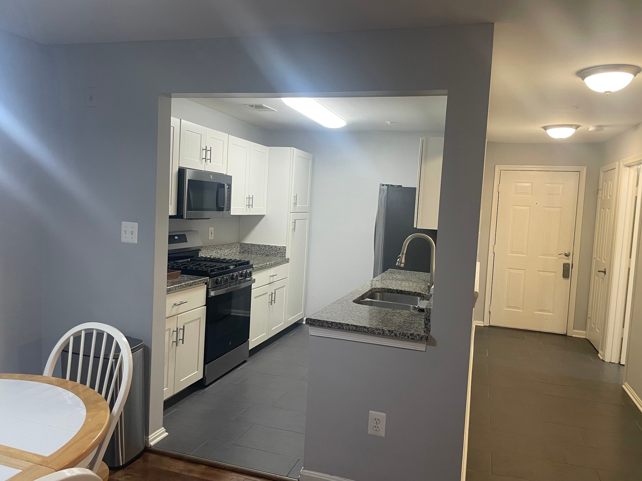 Building Photo - 10024 Vanderbilt Cir