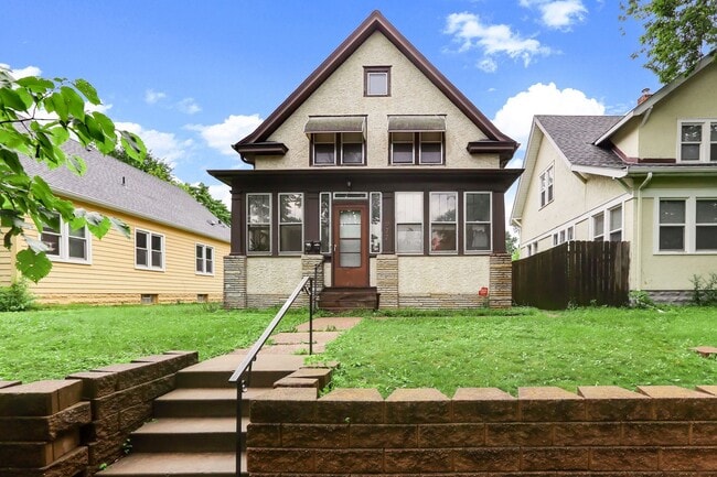 Primary Photo - 977 Fremont Ave E