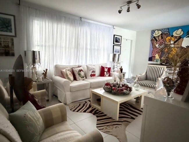 Building Photo - 441 NE 110th Terrace