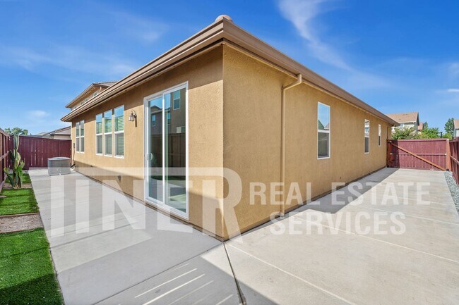 Building Photo - 8409 Stara St