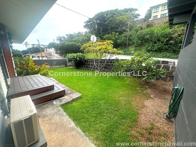 Building Photo - 805 Alewa Dr