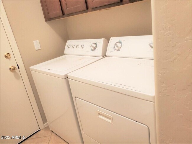 Building Photo - 46059 W Barbara Ln