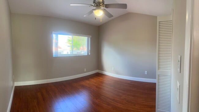 Building Photo - 10458 Lake Vista Cir