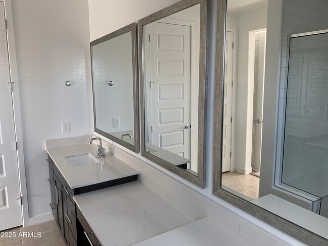Building Photo - 5606 S Caisson Way
