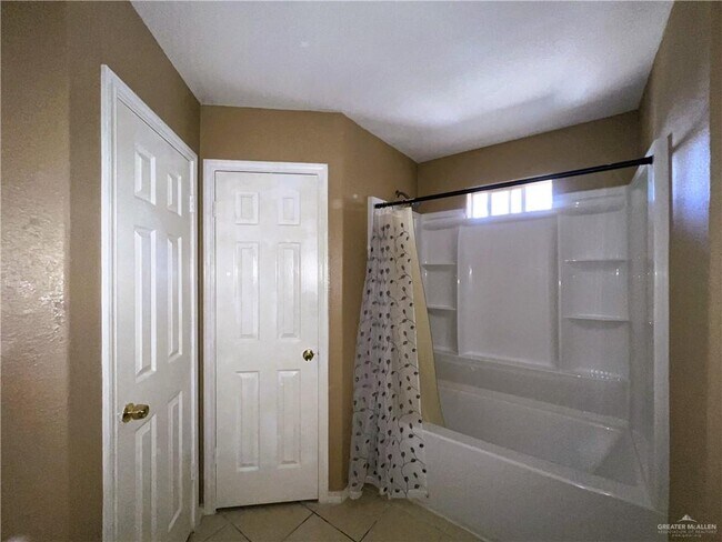 Building Photo - 17 N 28th St