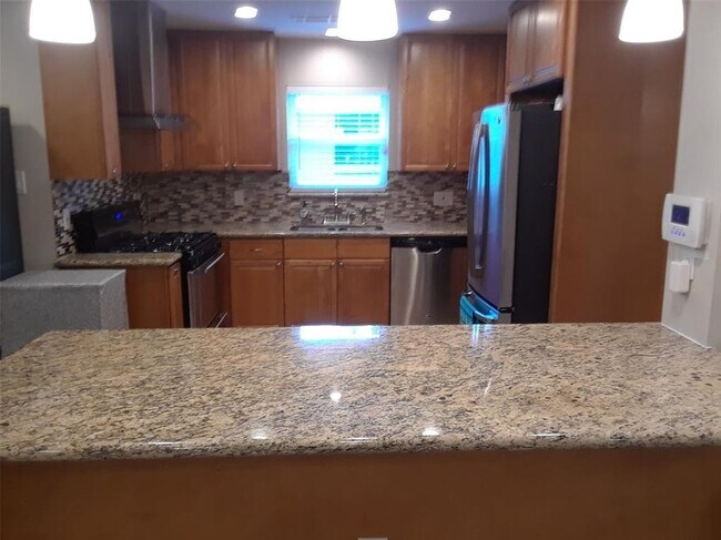 Building Photo - 5843 Queensloch Dr