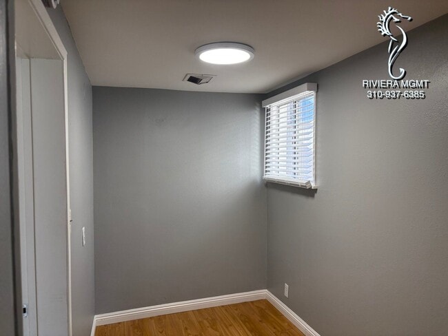 Building Photo - 367