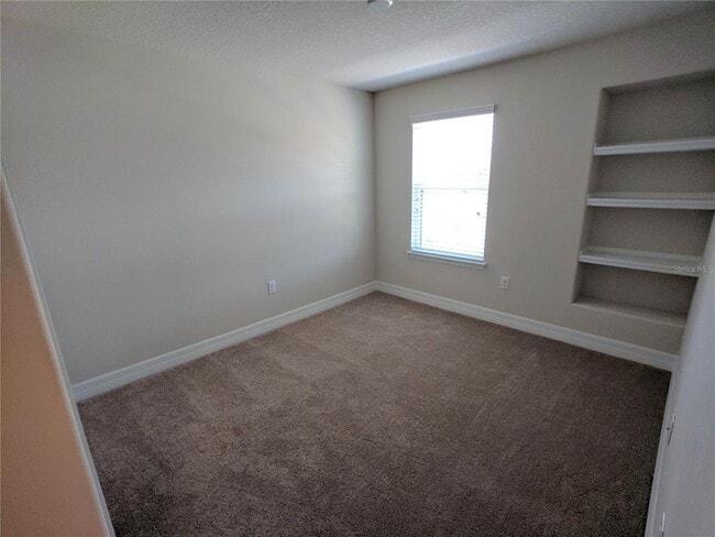 Building Photo - 2611 Amati Dr
