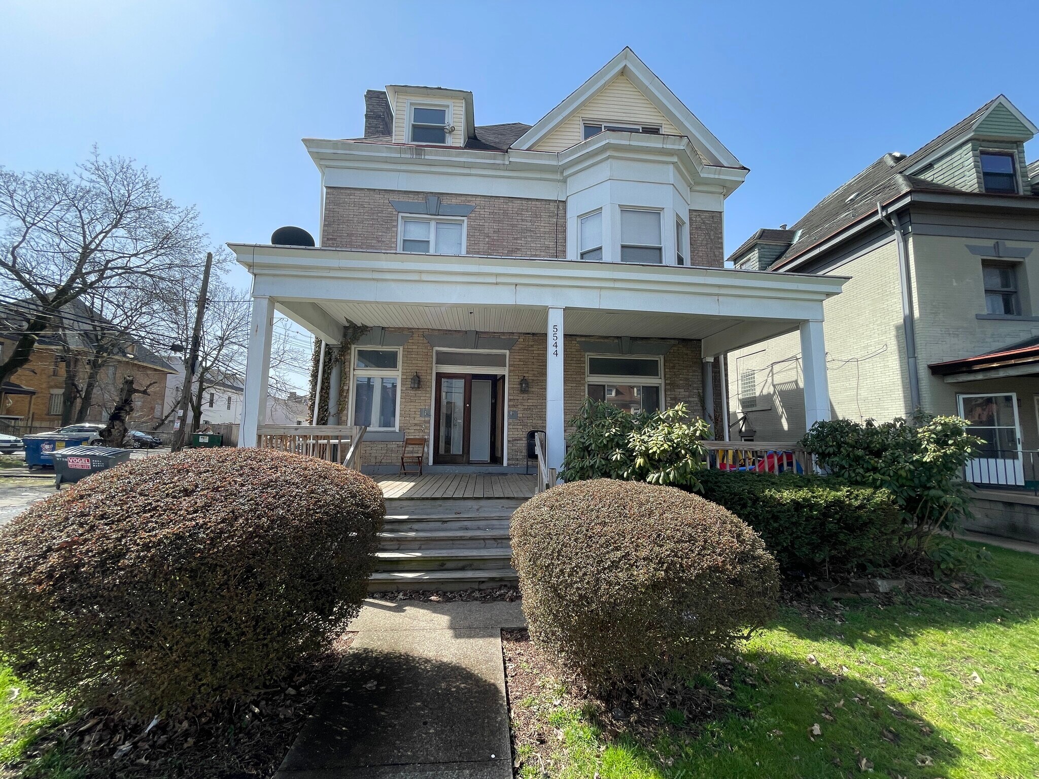 Building Photo - 5544 Baywood St