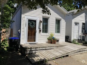 Building Photo - 1231 Hull St