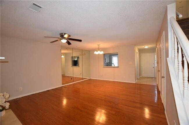 Building Photo - 2125 Fairways Ct