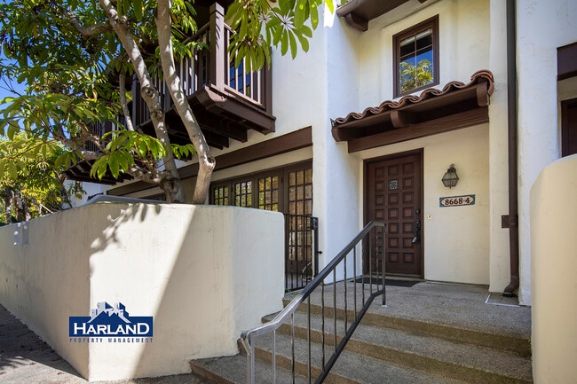 Building Photo - 8668 Villa La Jolla Dr