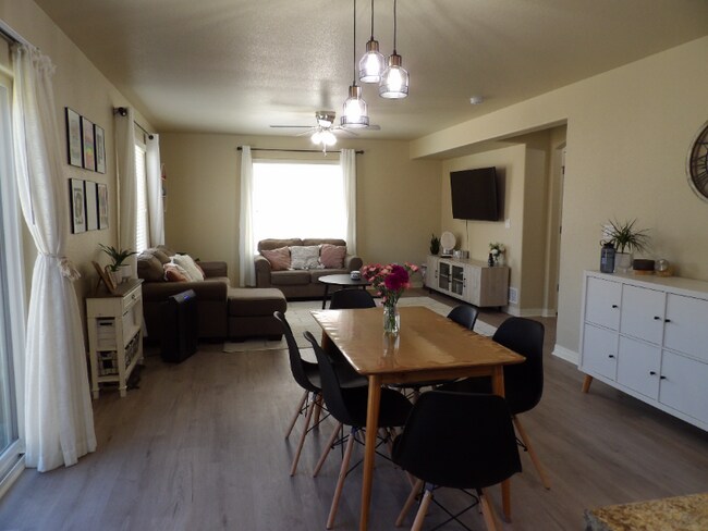 Building Photo - 6343 Wallowing Way