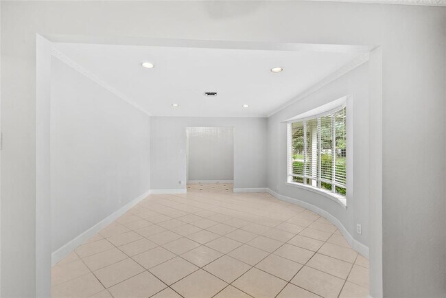 Building Photo - 5322 Rutherglenn Dr