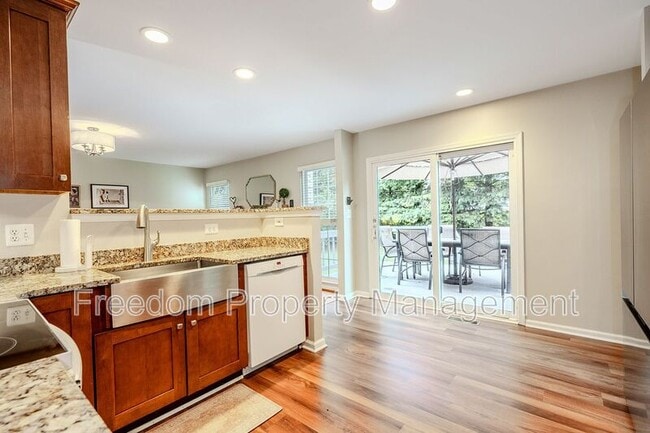Building Photo - 9564 Basilwood Dr