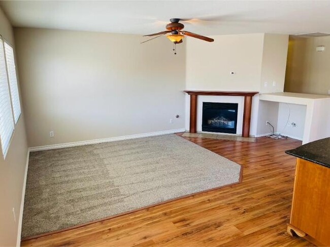 Building Photo - 27970 Sunlight Ct