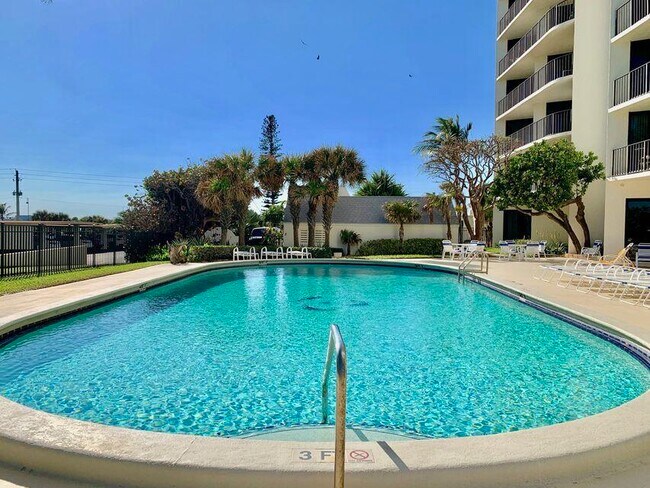 Building Photo - 5420 N Ocean Dr