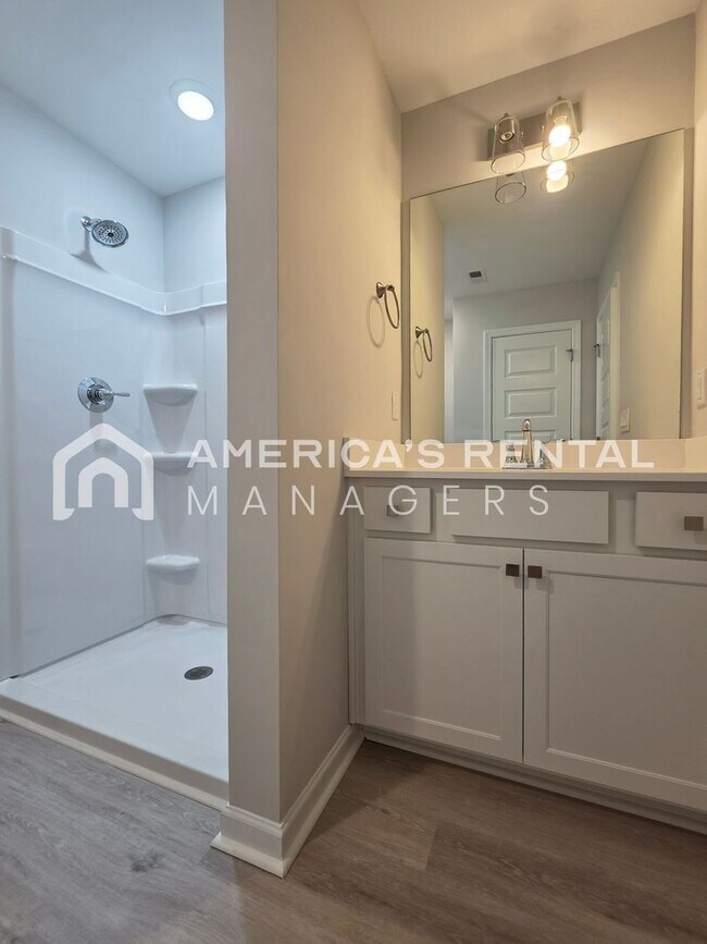 Building Photo - New Construction Townhome for Rent in Clanton, AL!
