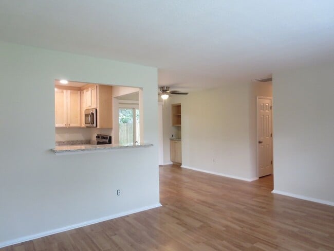 Building Photo - Aragona Village