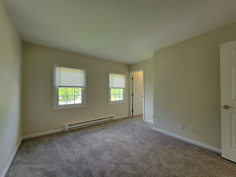 Building Photo - 32 Cranfield Ct