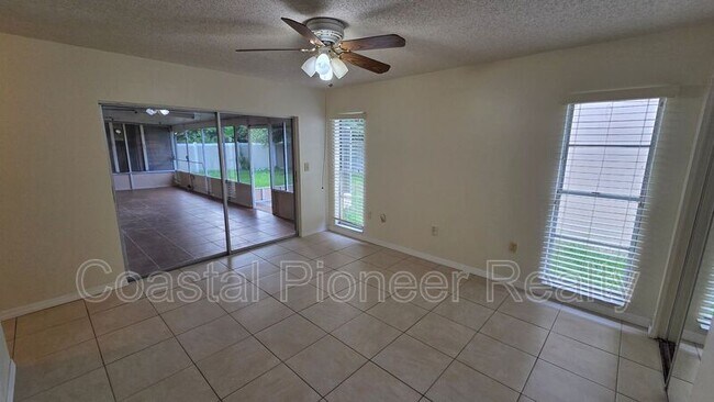 Building Photo - 4817 Cypress Tree Dr