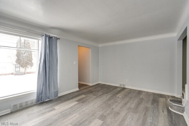 Building Photo - 9809 Way Ave