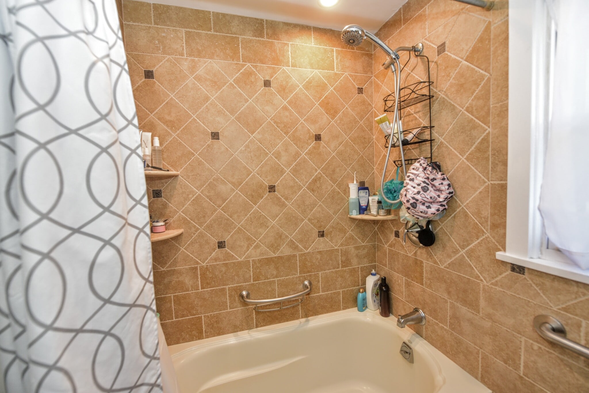 Full Bath View 2 - 200 Prospect Ave