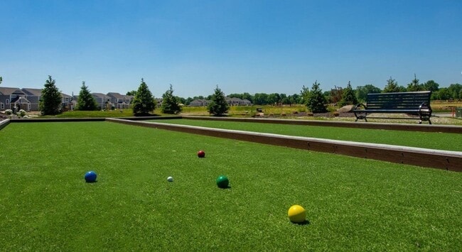 Building Photo - 4 Bed 2.5 Bath