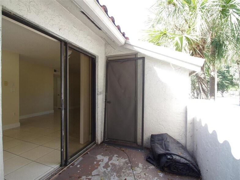 Building Photo - 8321 Coral Lake Dr