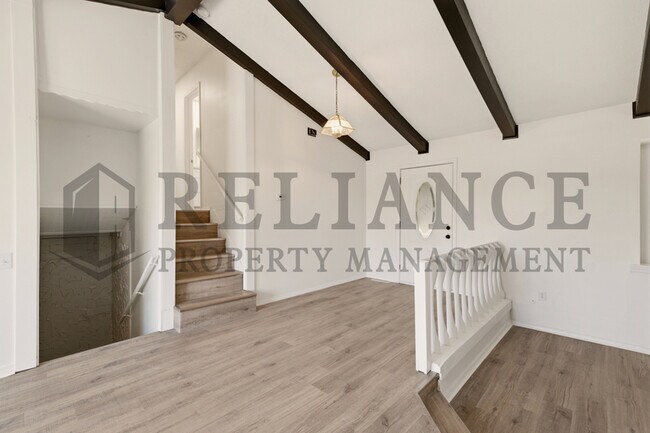 Building Photo - 322 S Jonathan St