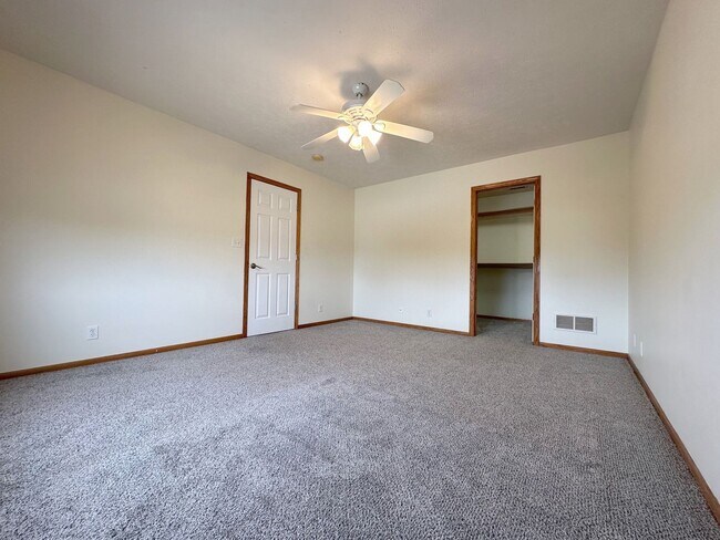 Building Photo - 8621 Lavender Cir