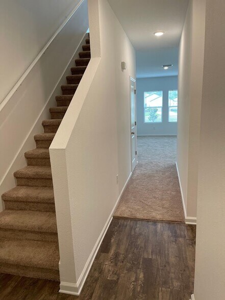 Building Photo - 34974 Daisy Meadow Loop
