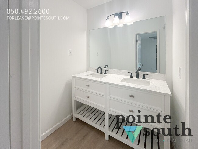 Building Photo - 10080 Bayhaven Dr-