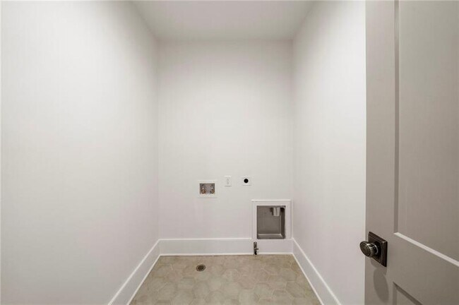 Building Photo - 1074 Moores Mill Rd NW