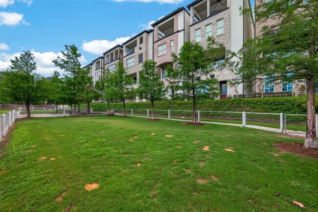 Building Photo - 2713 Kinsley Oaks Dr