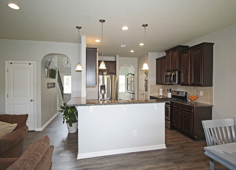 kitchen - 5305 Ripken Rd