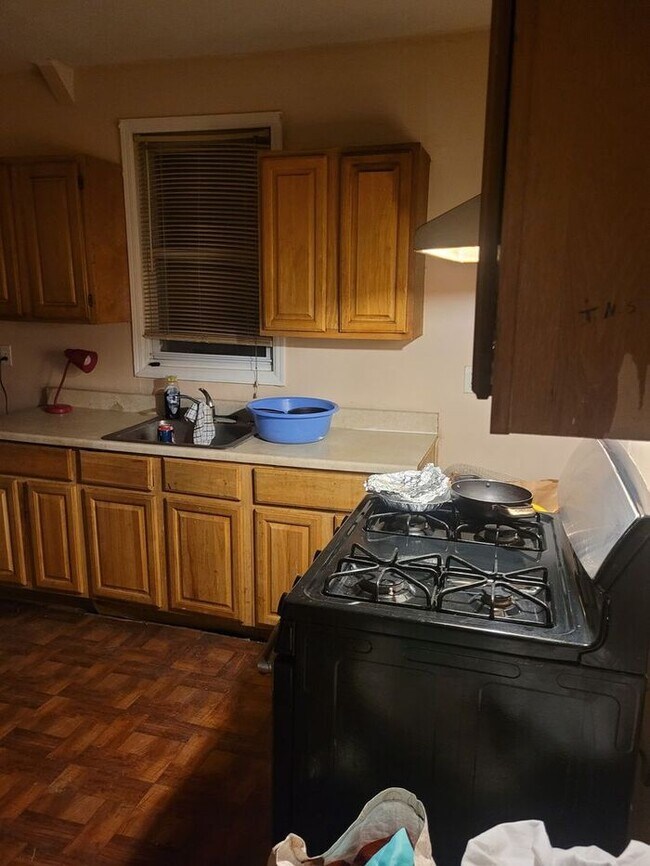 Building Photo - Under Renovation – Spacious Single-Family Home