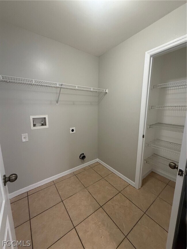 Building Photo - 1405 W 13th St