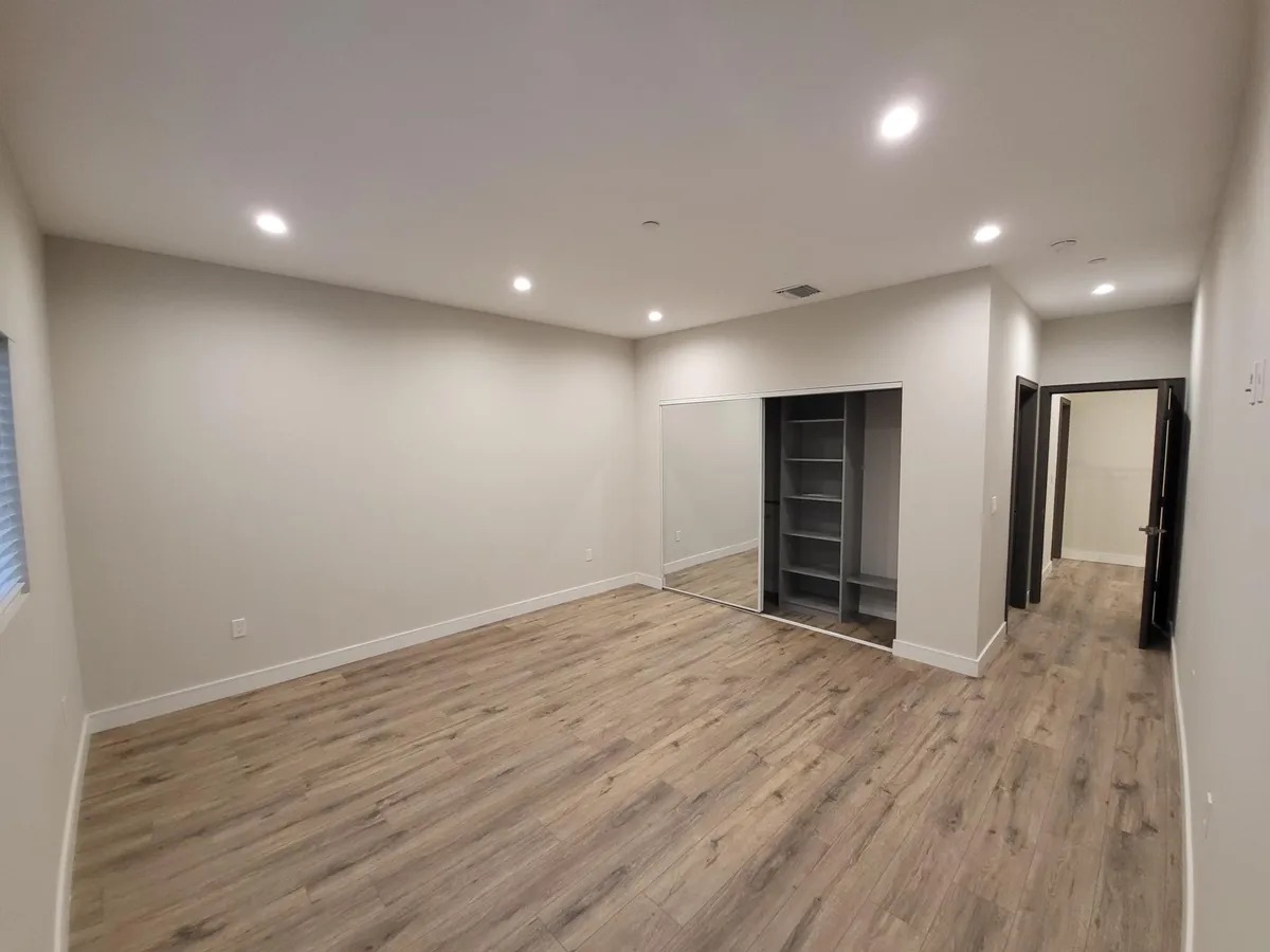 Building Photo - 10934 Nettleton St