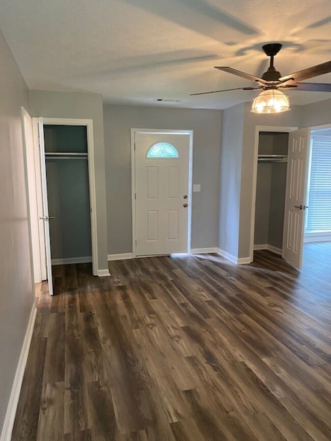 Building Photo - Totally Remodeled and Ready for YOU.