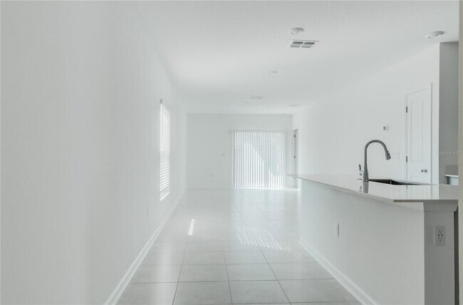 Building Photo - 1492 Cumberland Ave