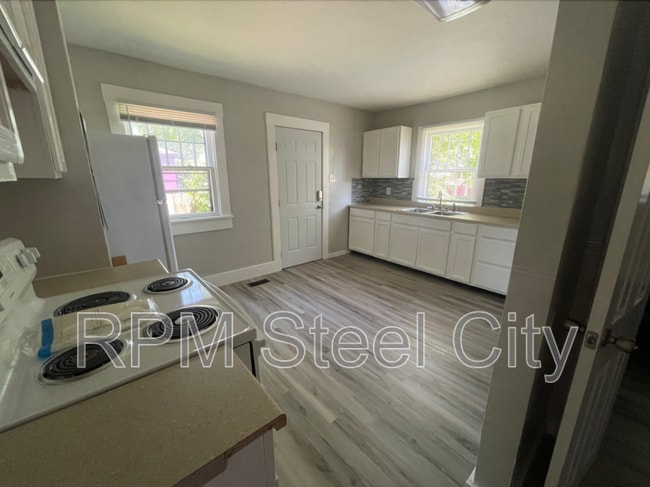 Building Photo - 1728 Carteret Ave