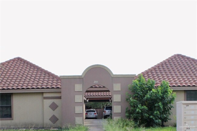 Building Photo - 17 Ridge Rd