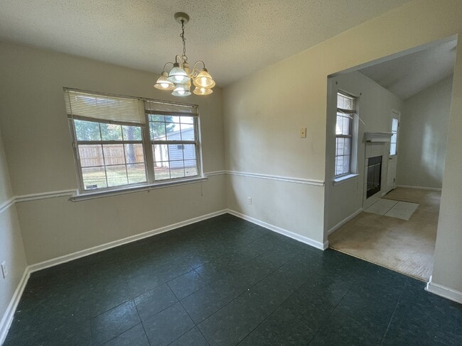 Building Photo - House for Rent