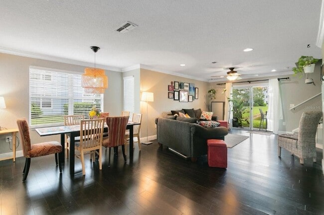 Building Photo - 5800 Lake Pointe Village Cir