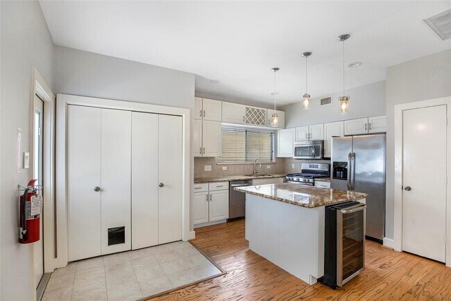 Building Photo - 18631 Atasca Oaks Dr
