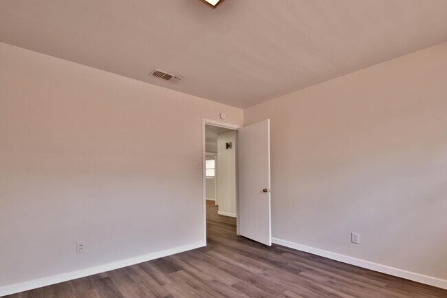 Building Photo - 3607 45th St