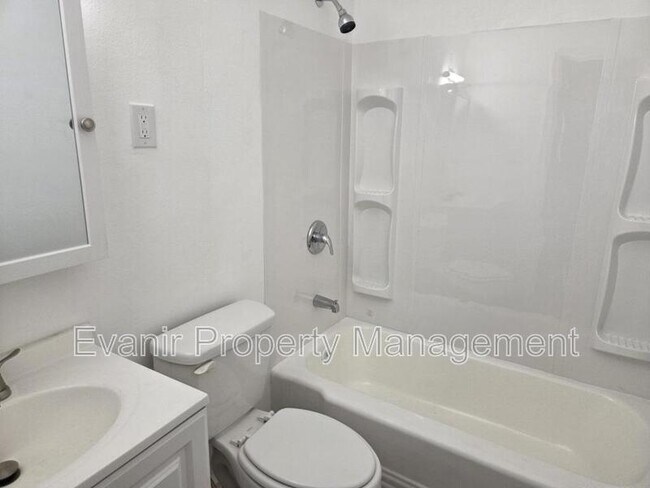 Building Photo - 3747 Barbarosa Dr